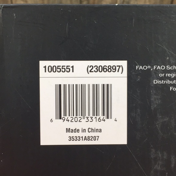 F•A•O Schwarz 59 Piece Deluxe Chocolate Making Set - Picture 8 of 8